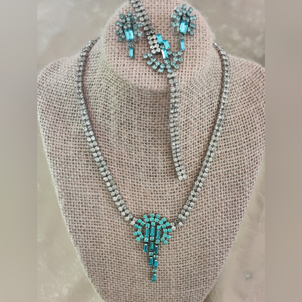 Stunning Art Deco Crystal Necklace, Bracelet and Earrings Set Statement - Picture 3 of 14